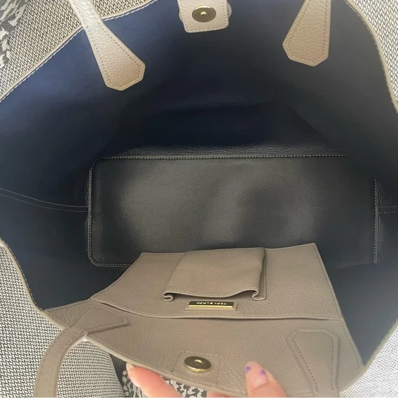 Tory Burch Perry Pebbled Leather Tote in French Gray - Picture 6 of 9